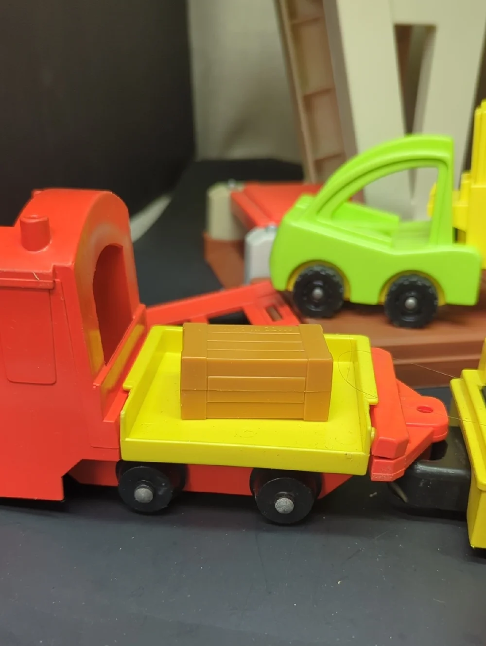 Fisher Price‎ Little People Lift & Load Railroad #943